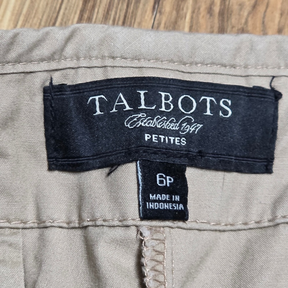 Talbots Petites Belted Shorts Women's‎ Size 6P Khaki Cotton Casual - Picture 3 of 8